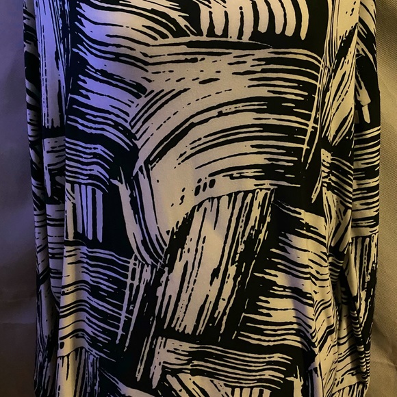 Top - Picture 2 of 3